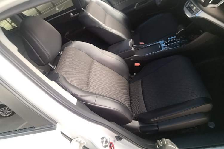Used Honda Jade 2017 1.8L automatic Comfort version 5 seats Right Front Seat
