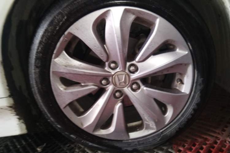 Used Honda Jade 2017 1.8L automatic Comfort version 5 seats Right Front Wheel Hub