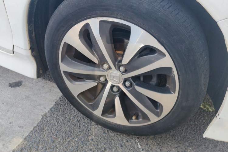 Used Honda Jade 2017 210TURBO CVT Fashion Edition 5-seater Right Front Wheel Hub