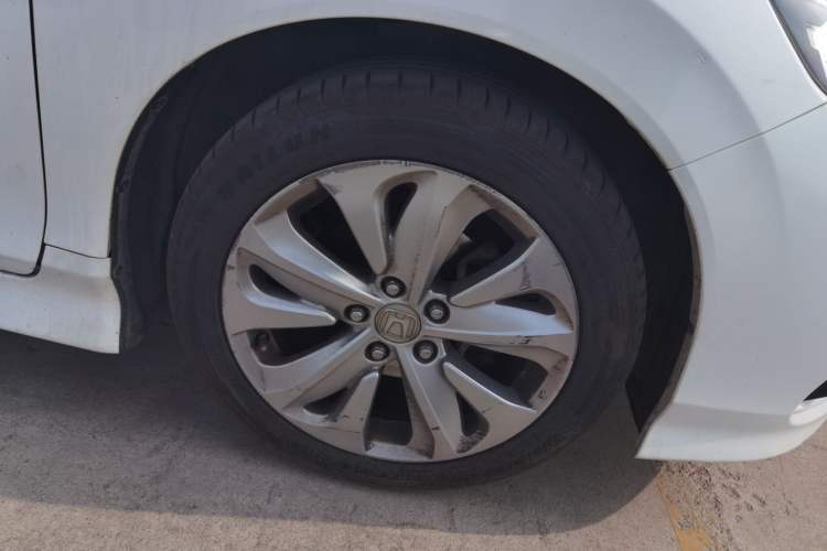 Used Honda Jade 2017 1.8L automatic Comfort version 5 seats Right Front Wheel Hub