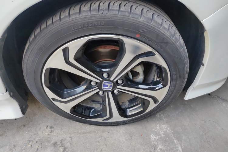 Used Honda Jade 2017 210 TURBO CVT Luxury Edition 5 Seats Right Front Wheel Hub