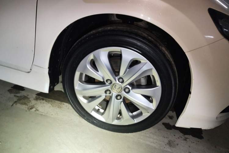 Used Honda Jade 2017 1.8L Automatic Classic Edition 5 seats Right Front Wheel Hub