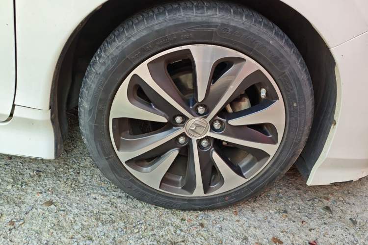 Used Honda Jade 2017 210TURBO CVT Fashion Edition 5-seater Right Front Wheel Hub