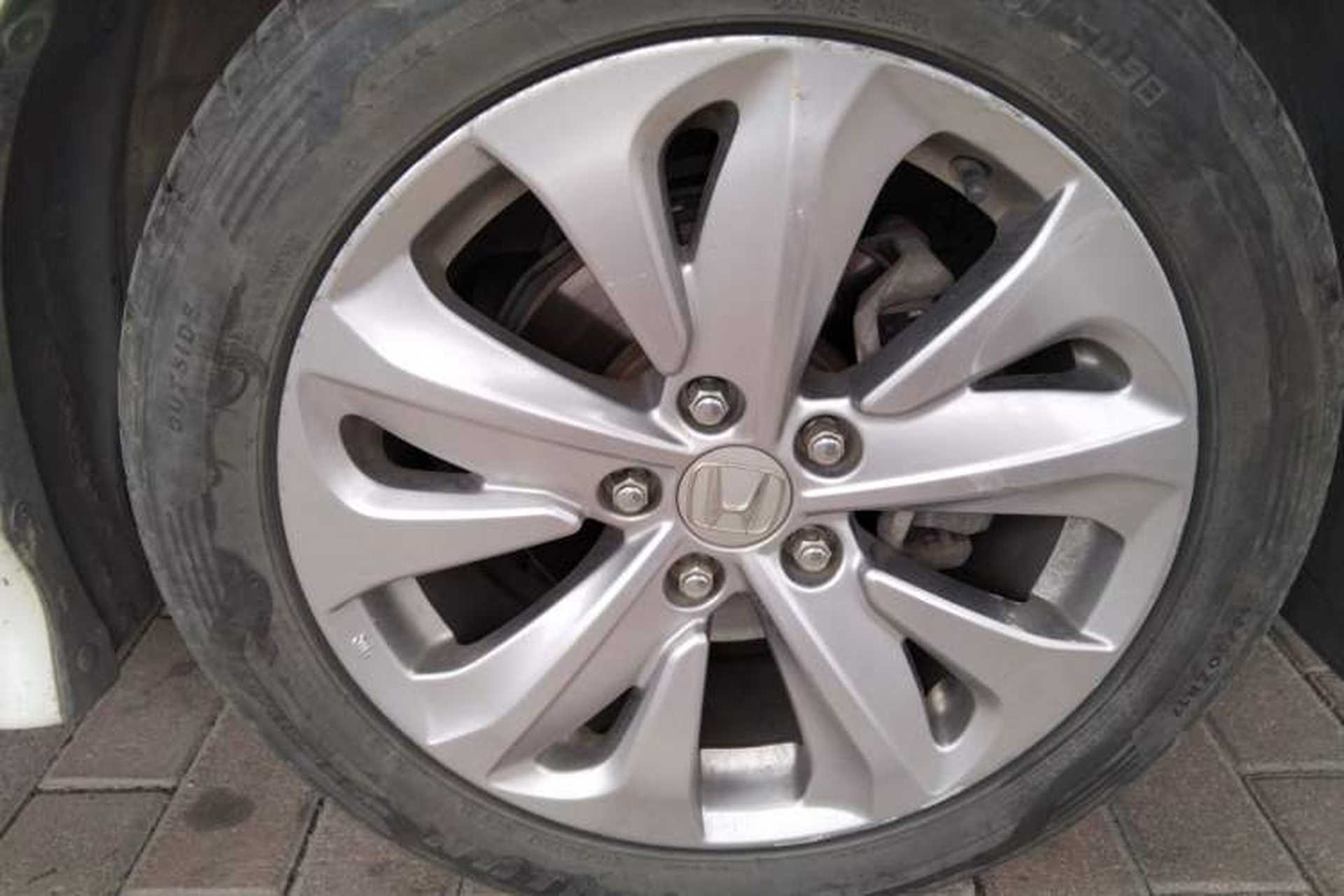 Used Honda Jade 2017 1.8L Automatic Classic Edition 5 seats Right Front Wheel Hub