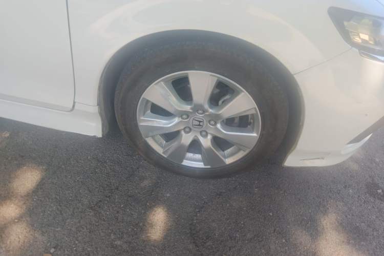Used Honda Jade 2017 1.8L automatic Comfort version 5 seats Right Front Wheel Hub