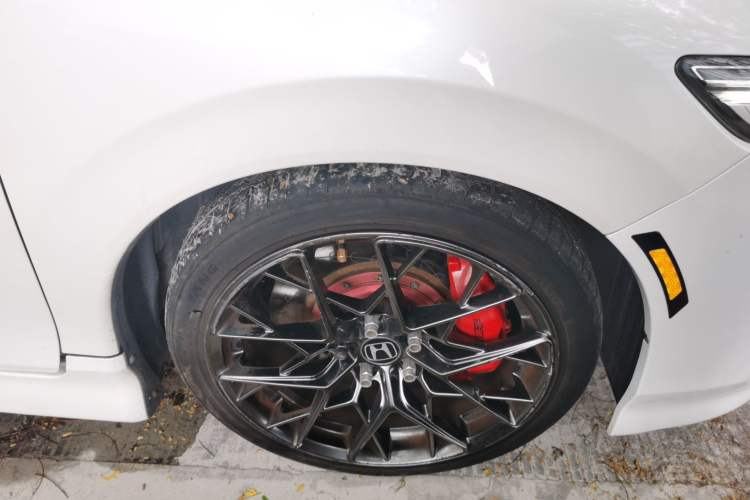 Used Honda Jade 2017 210 TURBO CVT Luxury Edition 5 Seats Right Front Wheel Hub