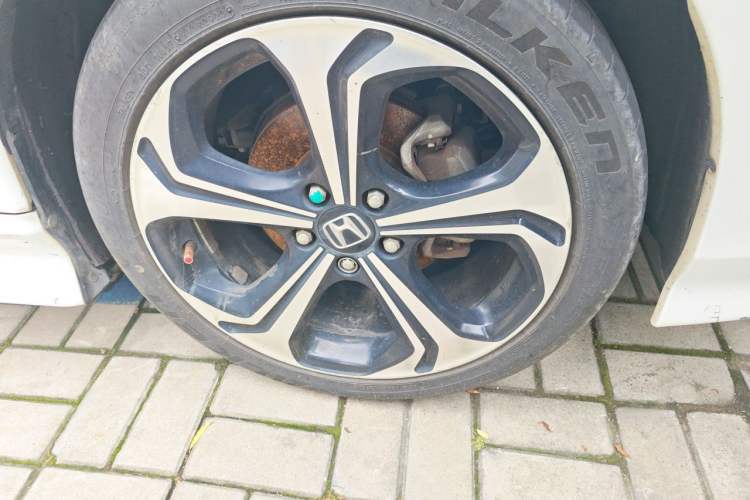 Used Honda Jade 2017 210 TURBO CVT Luxury Edition 5 Seats Right Front Wheel Hub
