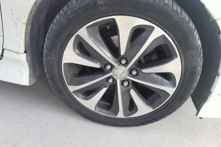 Used Honda Jade 2017 210TURBO CVT Fashion Edition 5-seater Right Front Wheel Hub