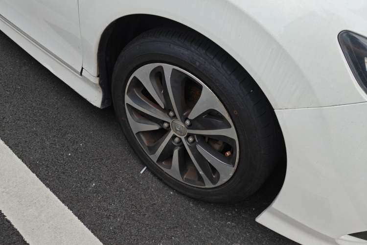 Used Honda Jade 2017 210TURBO CVT Fashion Edition 5-seater Right Front Wheel Hub