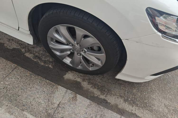 Used Honda Jade 2017 1.8L automatic Comfort version 5 seats Right Front Wheel Hub