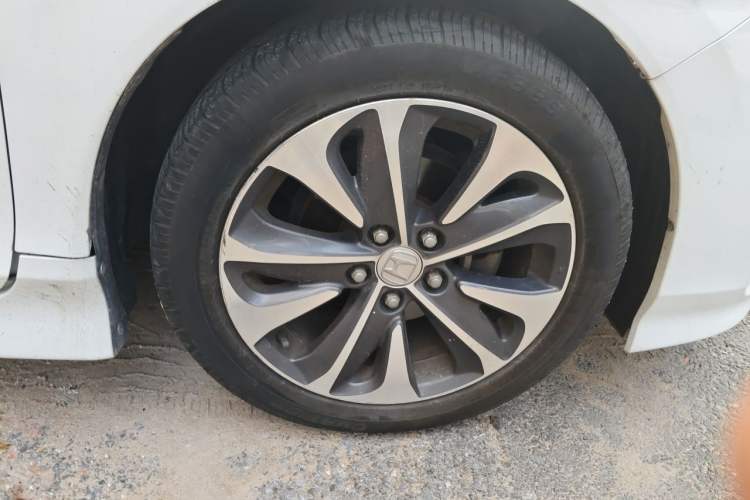 Used Honda Jade 2017 210TURBO CVT Fashion Edition 5-seater Right Front Wheel Hub