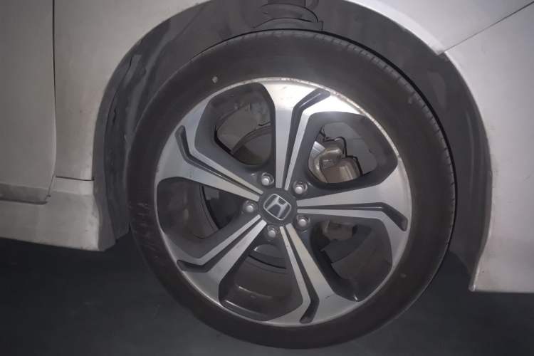 Used Honda Jade 2017 210 TURBO CVT Luxury Edition 5 Seats Right Front Wheel Hub