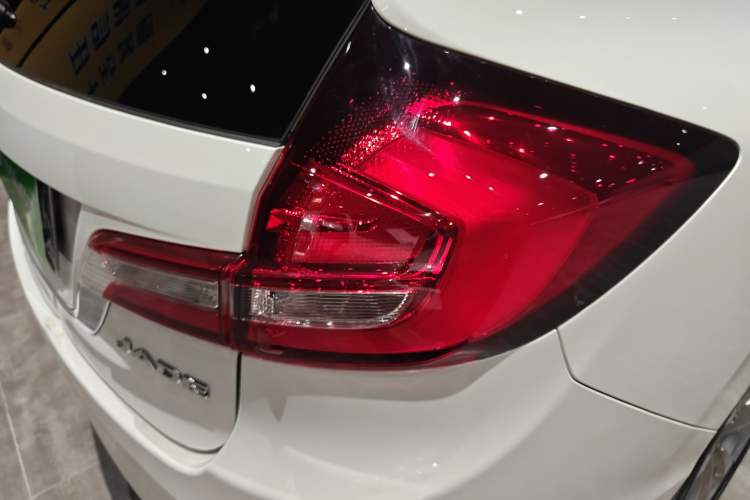 Used Honda Jade 2017 1.8L automatic Comfort version 5 seats Right Rear Taillight