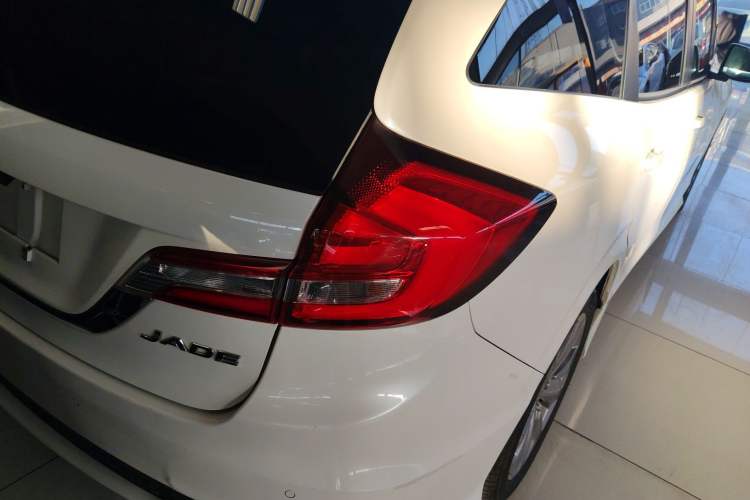 Used Honda Jade 2017 1.8L automatic Comfort version 5 seats Right Rear Taillight