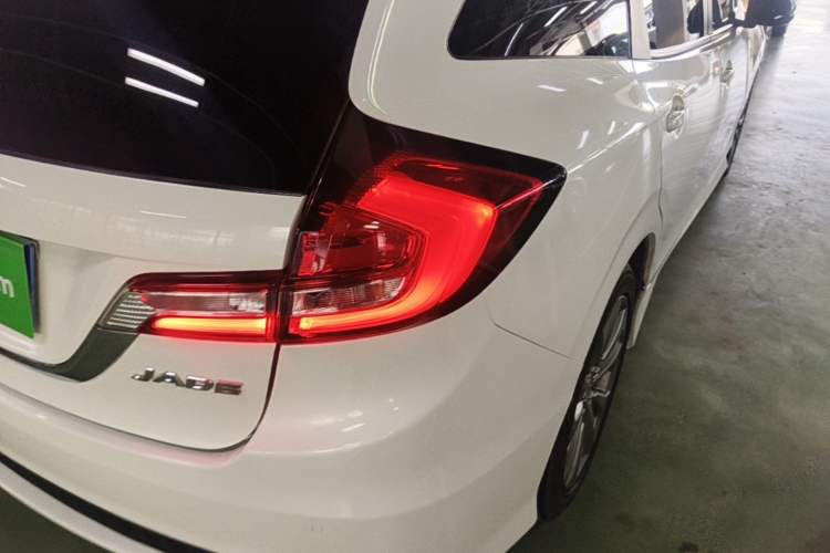Used Honda Jade 2017 1.8L automatic Comfort version 5 seats Right Rear Taillight