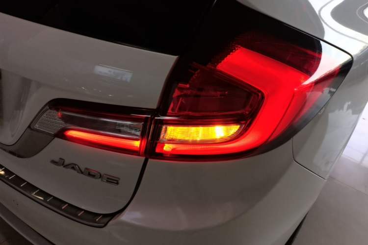 Used Honda Jade 2017 1.8L automatic Comfort version 5 seats Right Rear Taillight