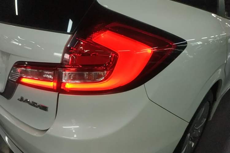 Used Honda Jade 2017 1.8L automatic Comfort version 5 seats Right Rear Taillight