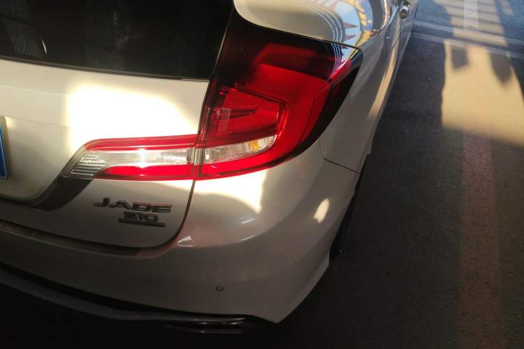 Used Honda Jade 2017 210TURBO CVT Fashion Edition 5-seater Right Rear Taillight