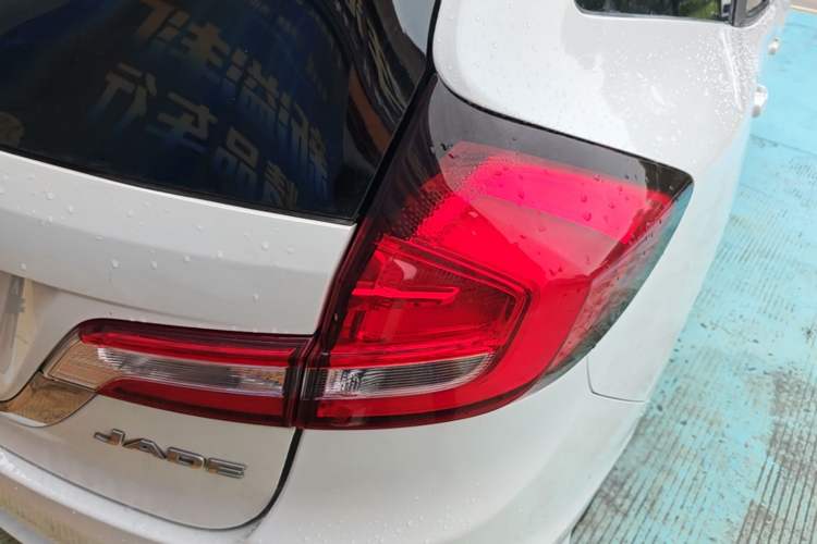 Used Honda Jade 2017 1.8L automatic Comfort version 5 seats Right Rear Taillight