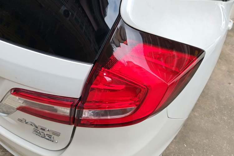 Used Honda Jade 2017 210TURBO CVT Fashion Edition 5-seater Right Rear Taillight