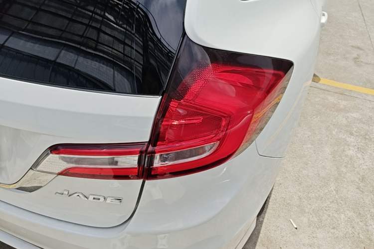 Used Honda Jade 2017 1.8L automatic Comfort version 5 seats Right Rear Taillight