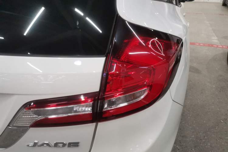 Used Honda Jade 2017 1.8L automatic Comfort version 5 seats Right Rear Taillight