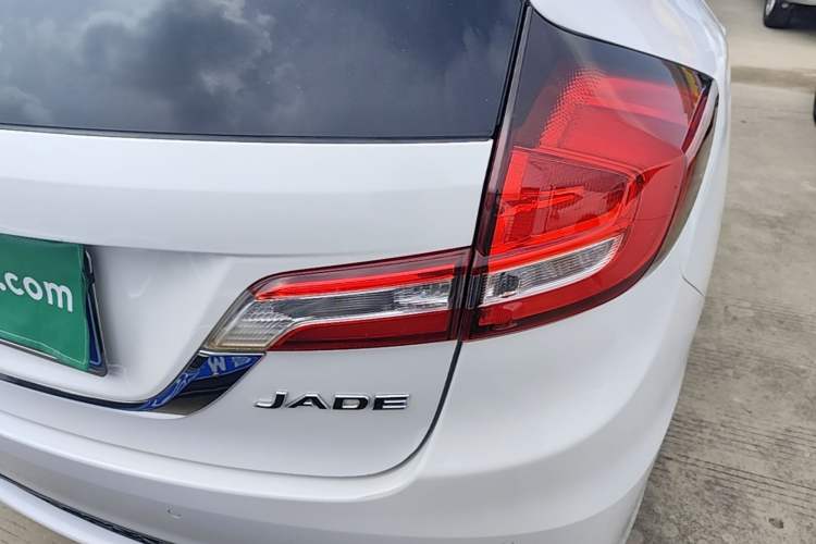 Used Honda Jade 2017 1.8L automatic Comfort version 5 seats Right Rear Taillight