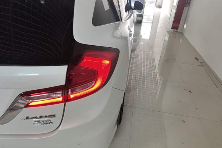 Used Honda Jade 2017 210TURBO CVT Fashion Edition 5-seater Right Rear Taillight