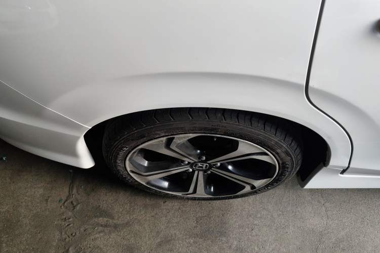 Used Honda Jade 2017 210 TURBO CVT Luxury Edition 5 Seats Right Rear Wheel Hub