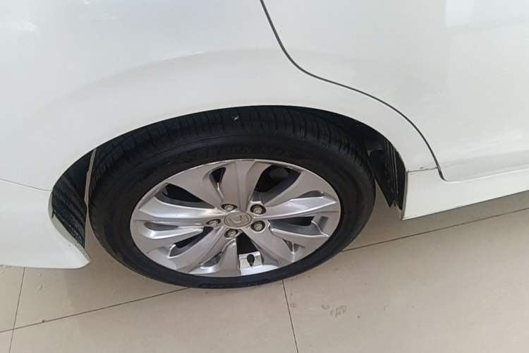 Used Honda Jade 2017 1.8L Automatic Classic Edition 5 seats Right Rear Wheel Hub