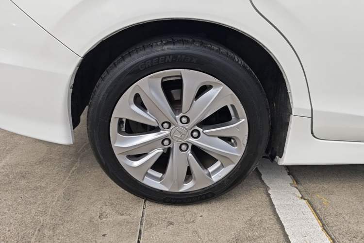 Used Honda Jade 2017 1.8L Automatic Classic Edition 5 seats Right Rear Wheel Hub