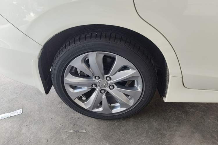 Used Honda Jade 2017 1.8L Automatic Classic Edition 5 seats Right Rear Wheel Hub
