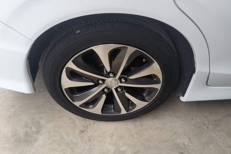 Used Honda Jade 2017 210TURBO CVT Fashion Edition 5-seater Right Rear Wheel Hub
