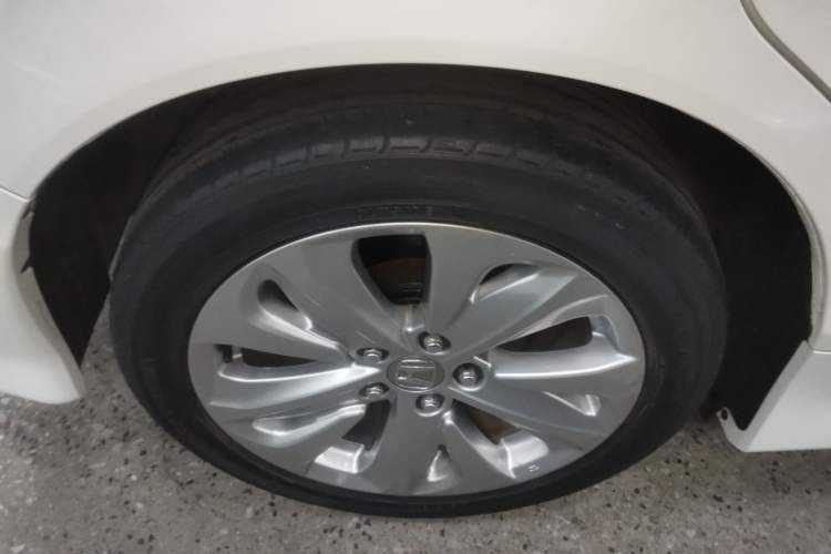 Used Honda Jade 2017 1.8L automatic Comfort version 5 seats Right Rear Wheel Hub