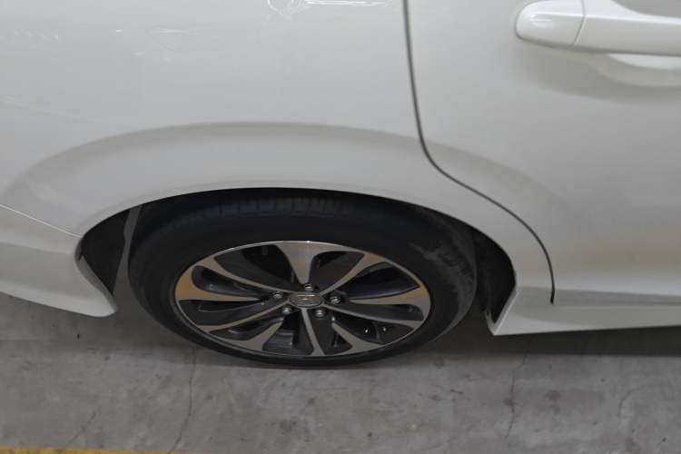 Used Honda Jade 2017 210TURBO CVT Fashion Edition 5-seater Right Rear Wheel Hub