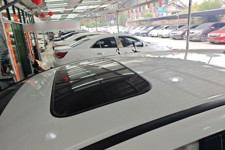 Used Honda Jade 2017 1.8L automatic Comfort version 5 seats Roof