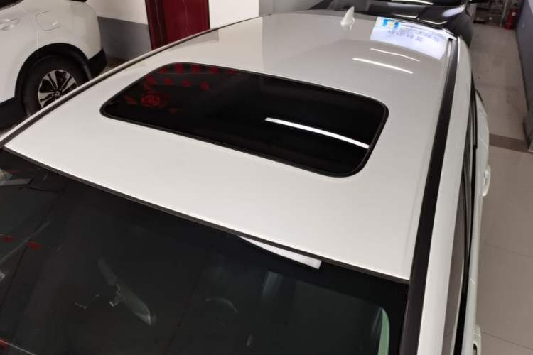 Used Honda Jade 2017 1.8L automatic Comfort version 5 seats Roof
