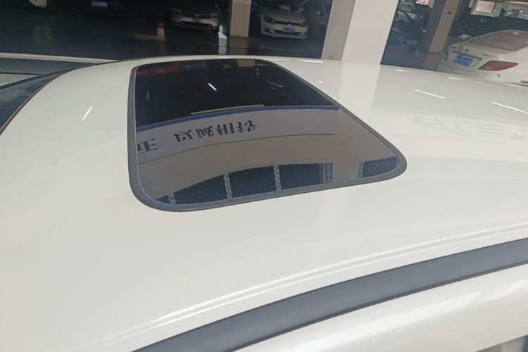 Used Honda Jade 2017 1.8L automatic Comfort version 5 seats Roof
