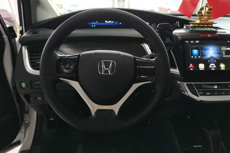 Used Honda Jade 2017 1.8L automatic Comfort version 5 seats Steering Wheel