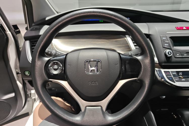 Used Honda Jade 2017 1.8L automatic Comfort version 5 seats Steering Wheel