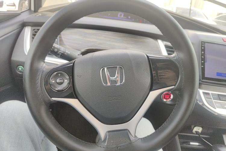 Used Honda Jade 2017 1.8L automatic Comfort version 5 seats Steering Wheel
