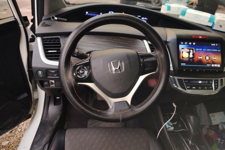 Used Honda Jade 2017 1.8L automatic Comfort version 5 seats Steering Wheel