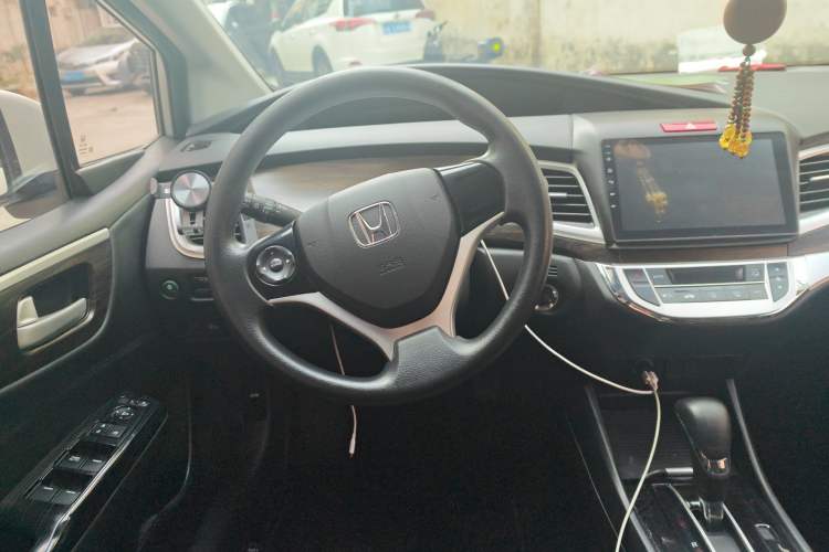 Used Honda Jade 2017 1.8L automatic Comfort version 5 seats Steering Wheel