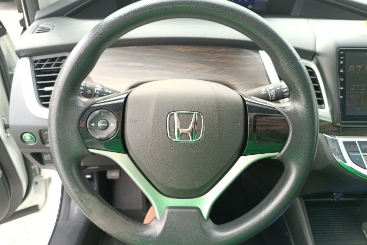 Used Honda Jade 2017 1.8L automatic Comfort version 5 seats Steering Wheel