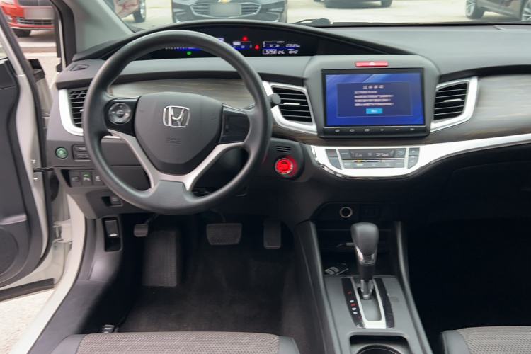 Used Honda Jade 2017 1.8L automatic Comfort version 5 seats Steering Wheel