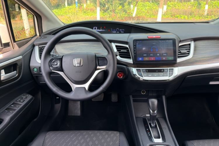 Used Honda Jade 2017 1.8L automatic Comfort version 5 seats Steering Wheel