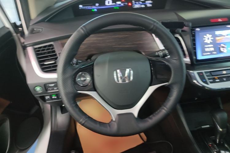 Used Honda Jade 2017 1.8L automatic Comfort version 6 seats Steering Wheel