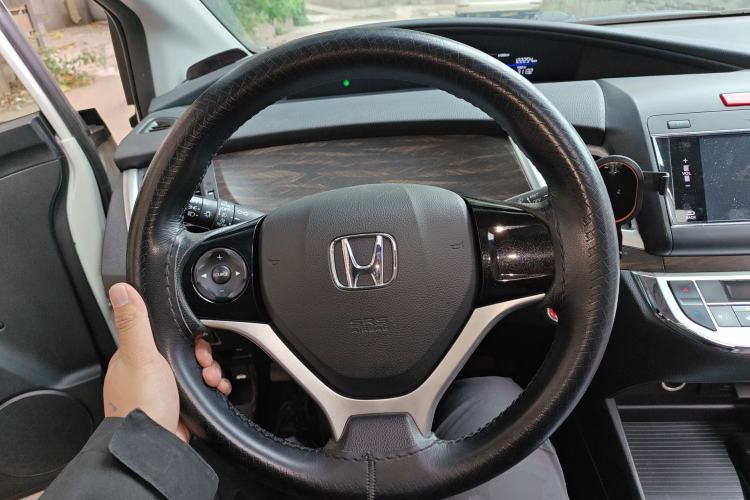 Used Honda Jade 2017 1.8L automatic Comfort version 5 seats Steering Wheel