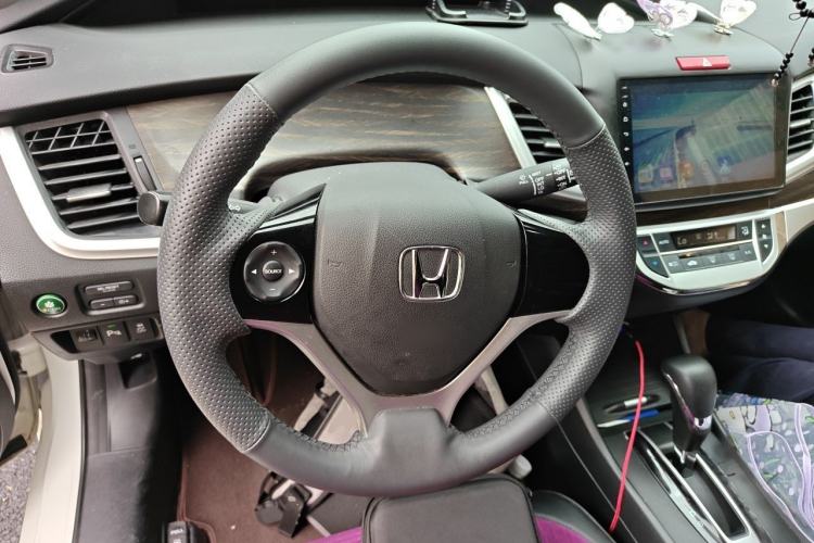 Used Honda Jade 2017 1.8L automatic Comfort version 5 seats Steering Wheel