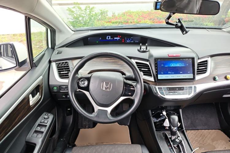 Used Honda Jade 2017 1.8L automatic Comfort version 5 seats Steering Wheel